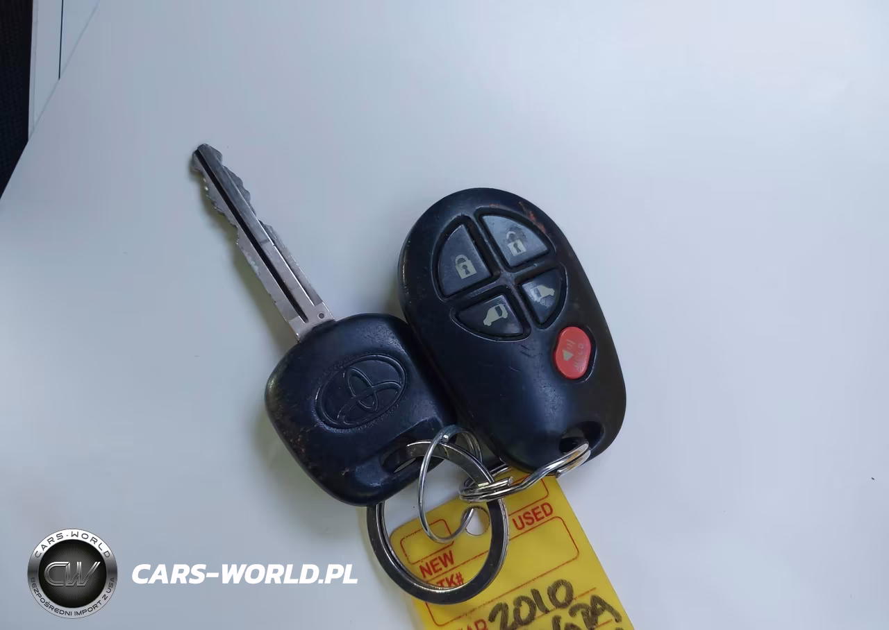 2010 Toyota Sienna Le VIN:5TDKK4CCXAS320828 - 11