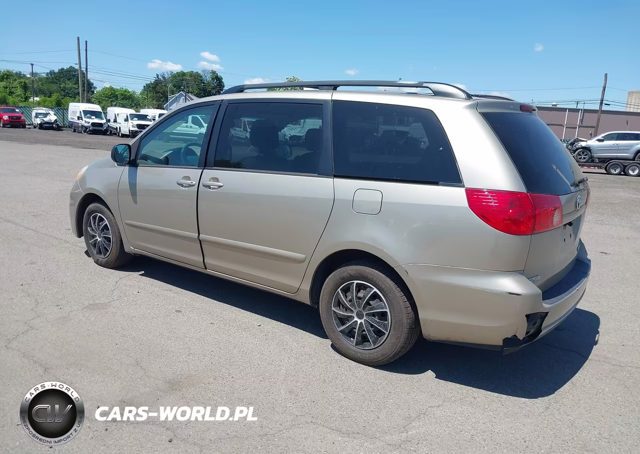 2010 Toyota Sienna Le VIN:5TDKK4CCXAS320828 - 3