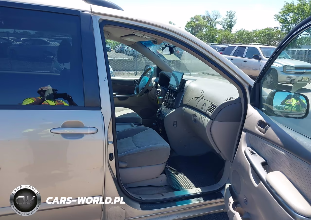 2010 Toyota Sienna Le VIN:5TDKK4CCXAS320828 - 5