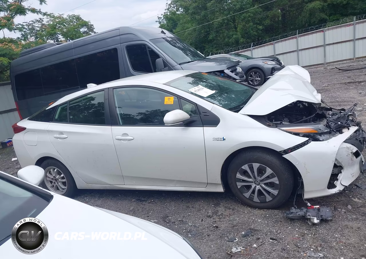 2021 Toyota Prius Prime Limited VIN:JTDKAMFP1M3165495 - 12