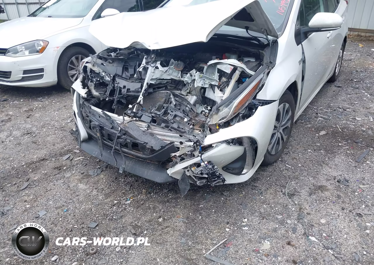 2021 Toyota Prius Prime Limited VIN:JTDKAMFP1M3165495 - 6