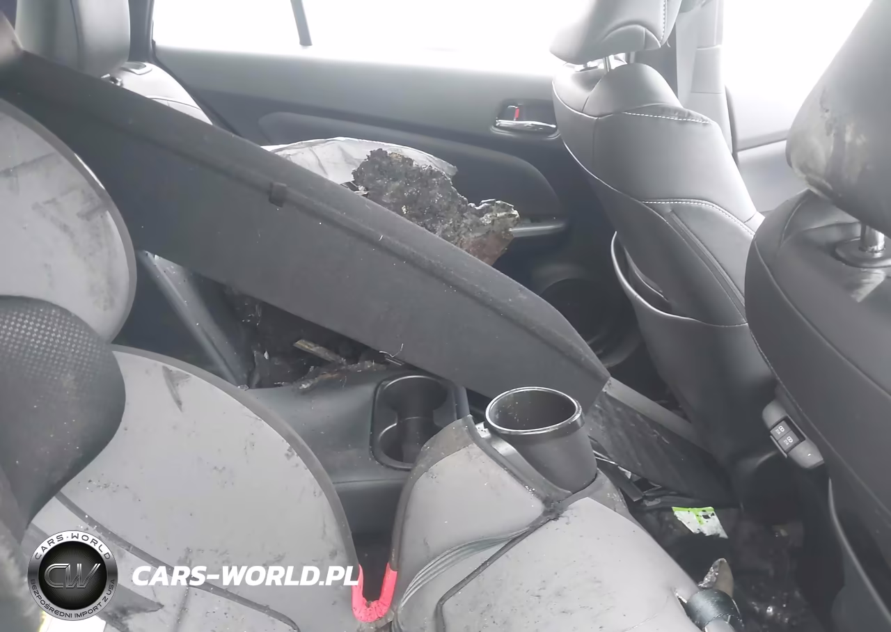 2021 Toyota Prius Prime Limited VIN:JTDKAMFP1M3165495 - 8