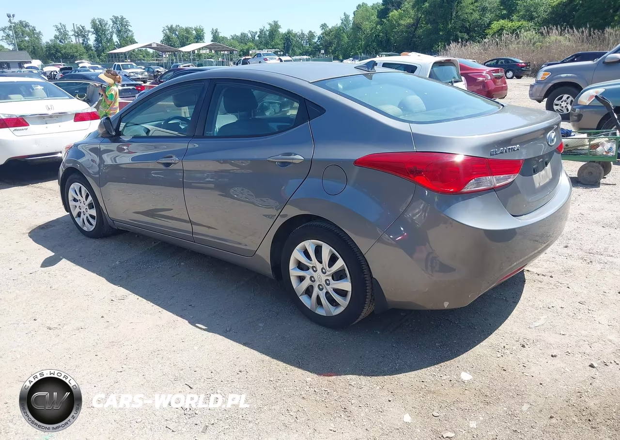 2013 Hyundai Elantra Gls VIN:5NPDH4AE4DH178725 - 3