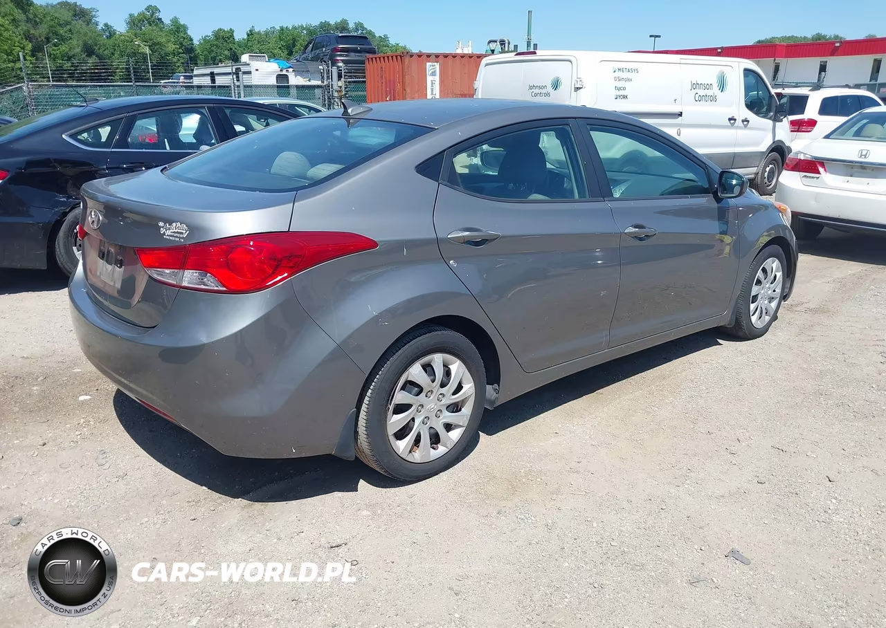 2013 Hyundai Elantra Gls VIN:5NPDH4AE4DH178725 - 4