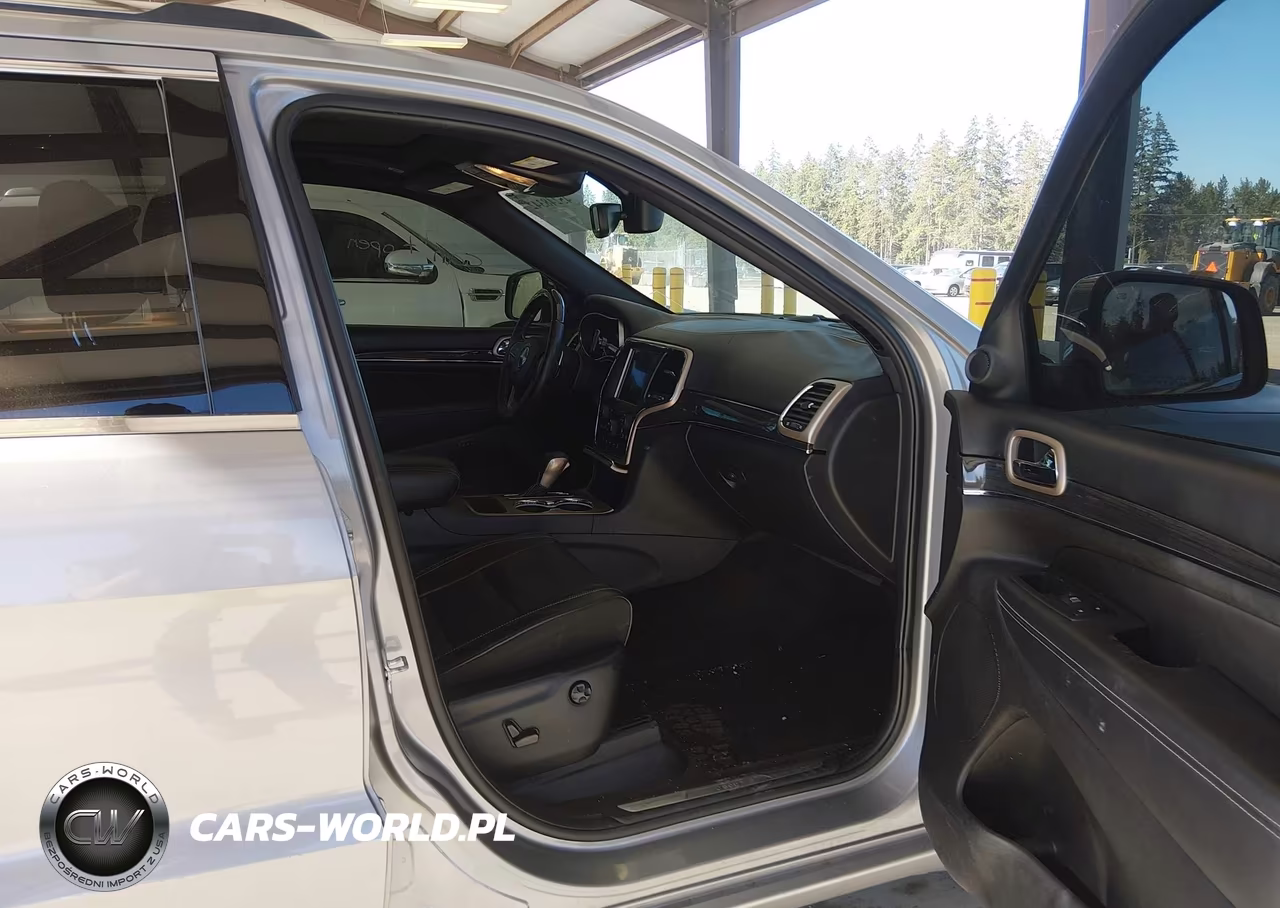 2017 Jeep Grand Cherokee Overland 4X2 VIN:1C4RJECG3HC878199 - 5