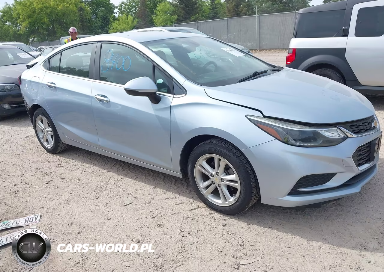 2017 Chevrolet Cruze Lt Auto – zdjęcie 1 z 17
