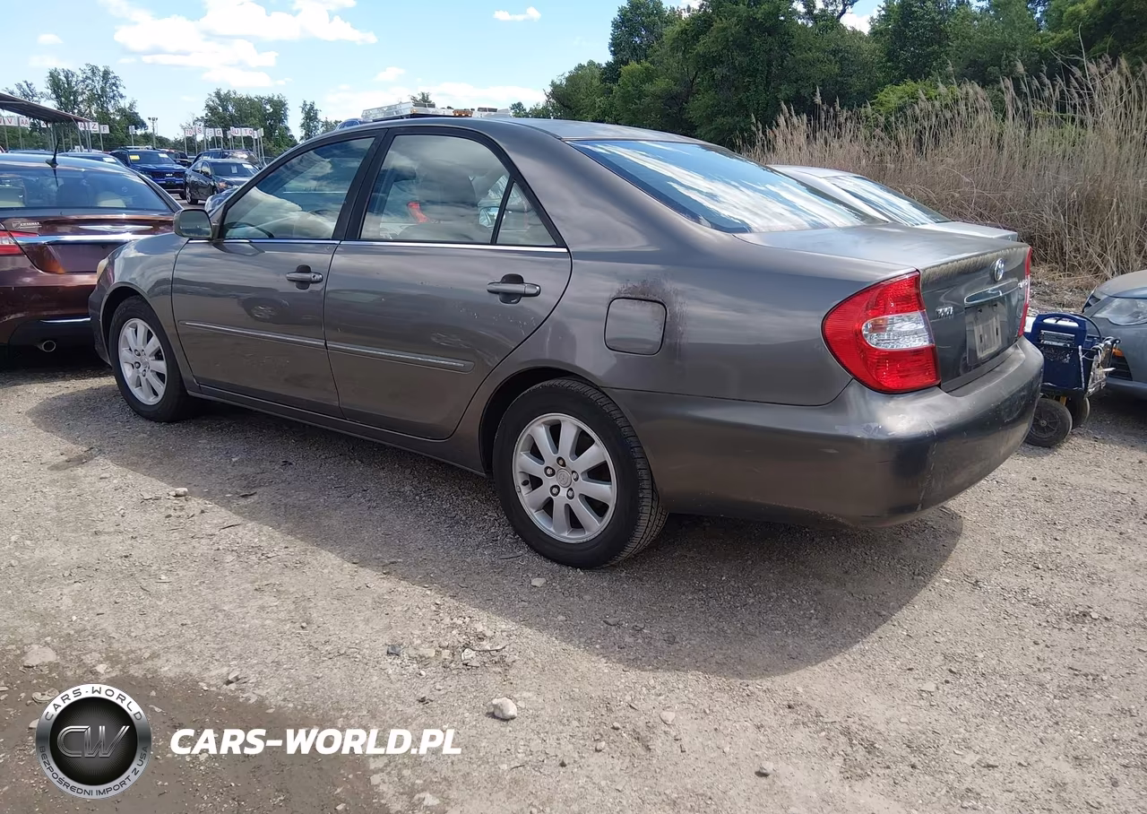 2004 Toyota Camry Xle VIN:4T1BE30K14U877765 - 3