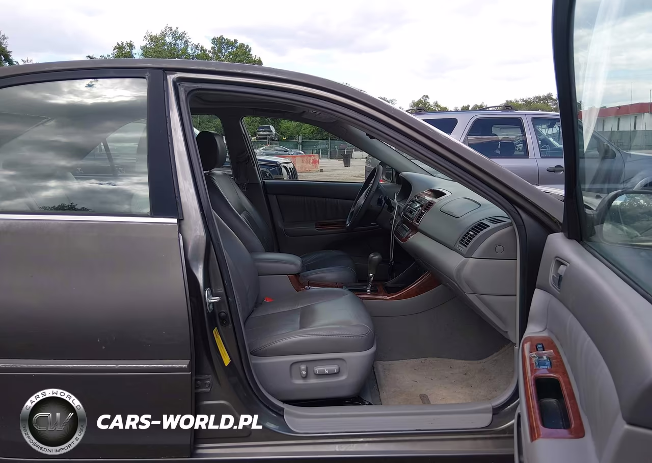 2004 Toyota Camry Xle VIN:4T1BE30K14U877765 - 5