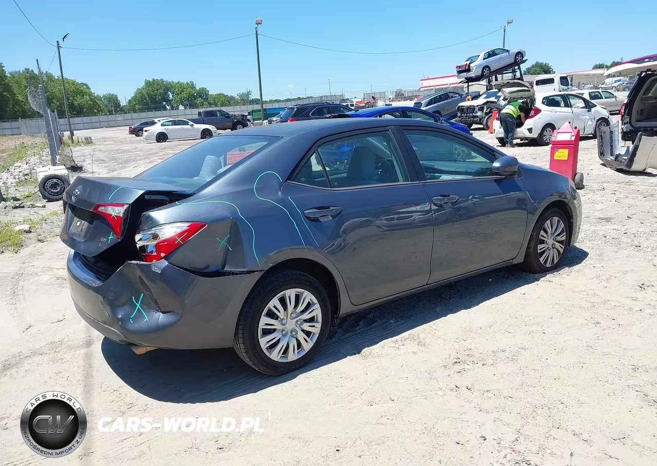 2015 Toyota Corolla Le VIN:2T1BURHE5FC417890 - 4