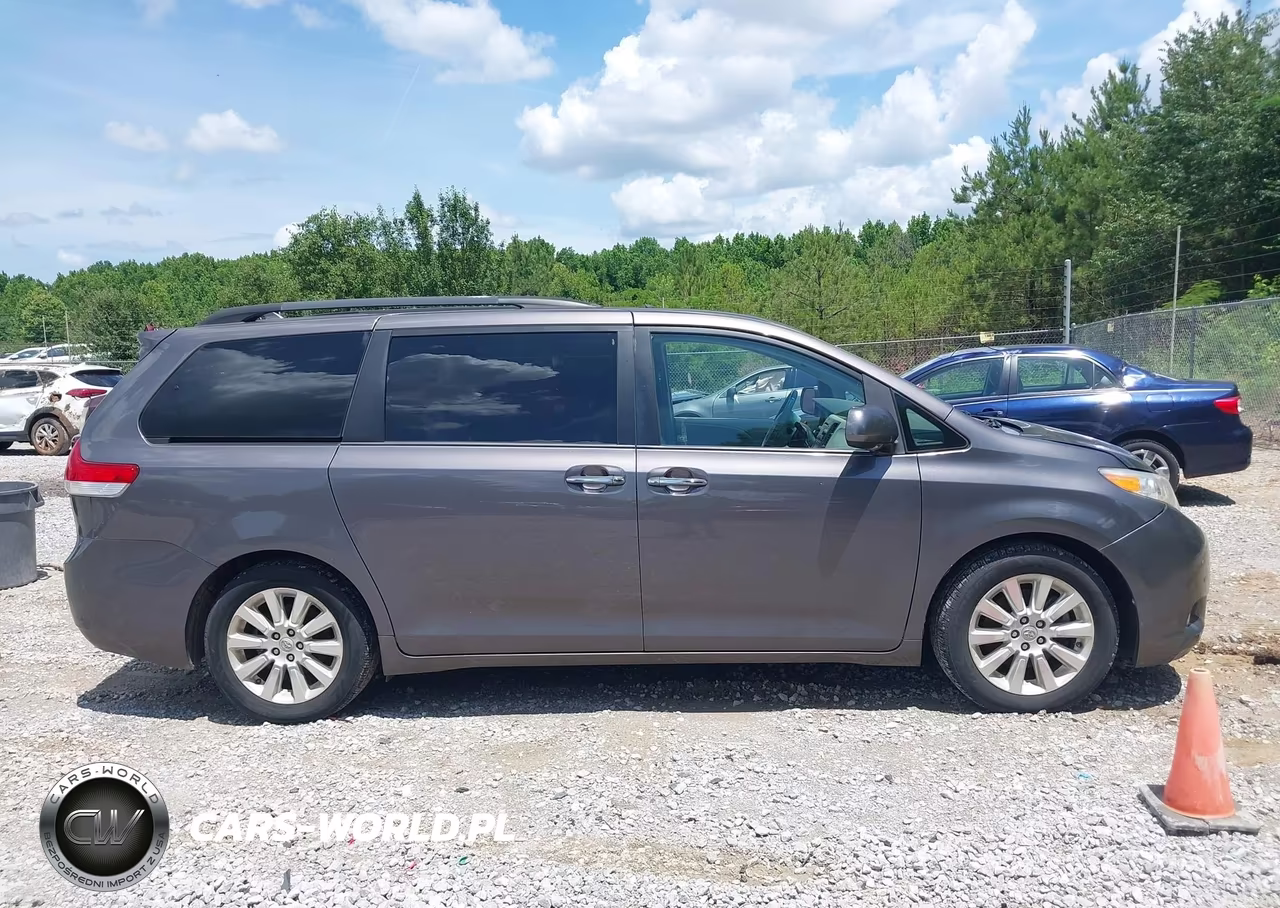 2012 Toyota Sienna Limited V6 7 Passenger VIN:5TDYK3DC5CS221128 - 13