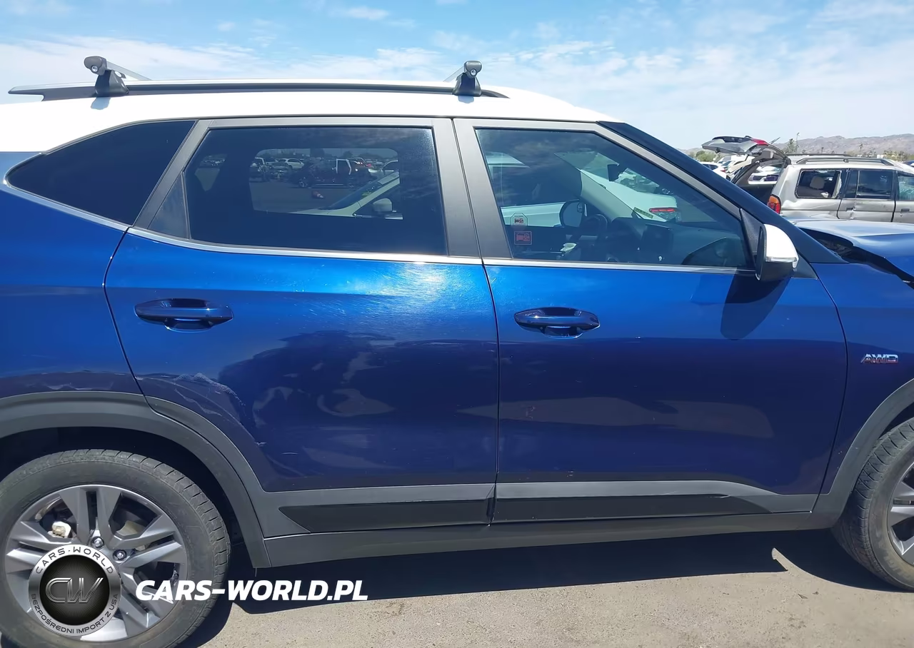 2021 Kia Seltos S VIN:KNDEUCAAXM7201209 - 13