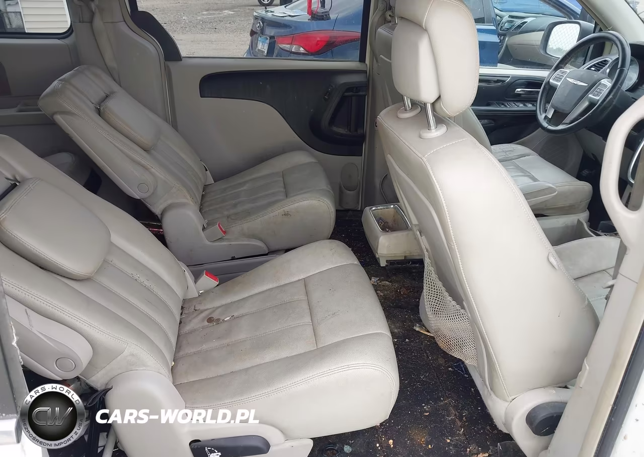 2013 Chrysler Town & Country Touring VIN:2C4RC1BG9DR530946 - 8