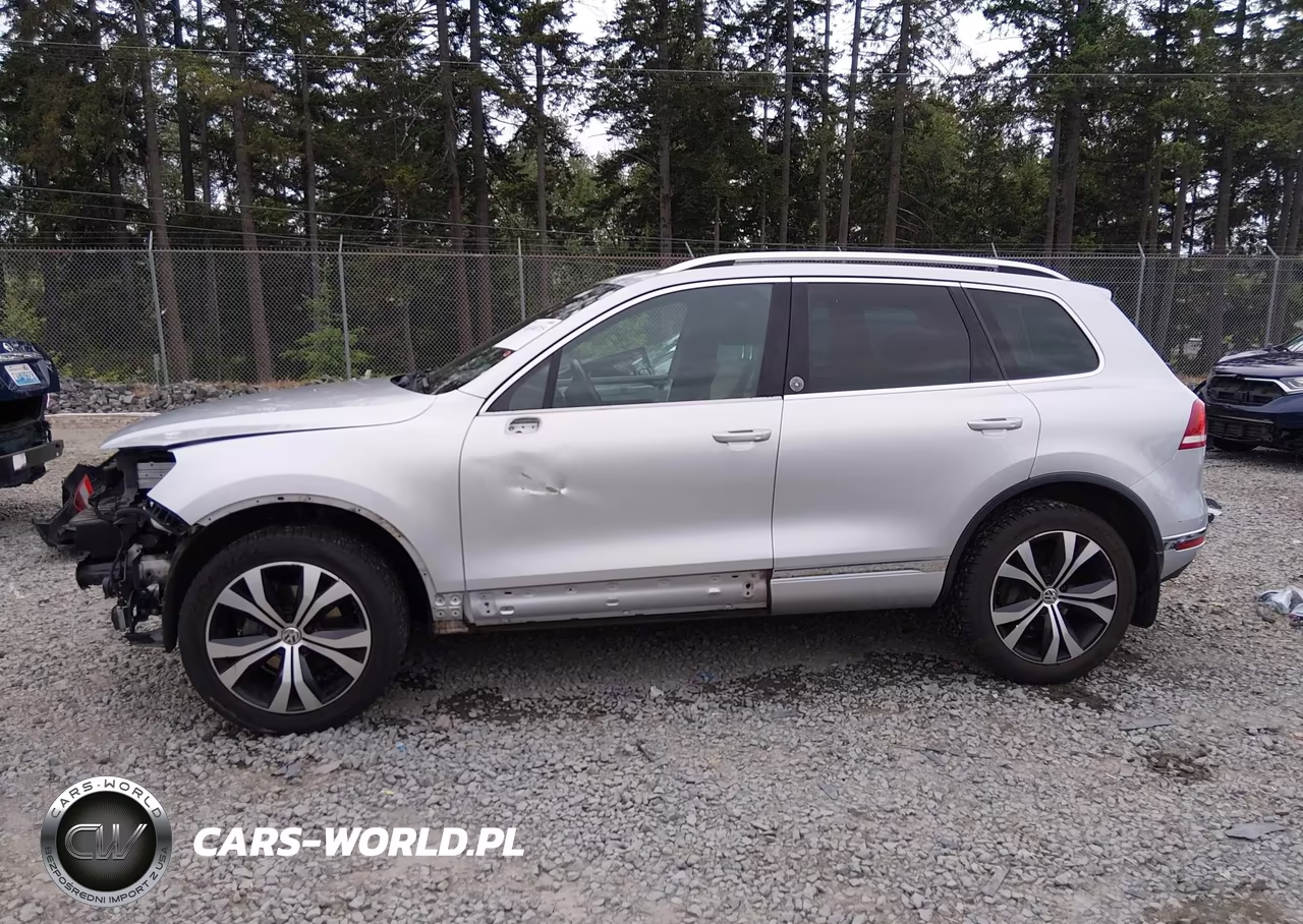 2017 Volkswagen Touareg V6 Wolfsburg Edition VIN:WVGRF7BP6HD001033 - 15