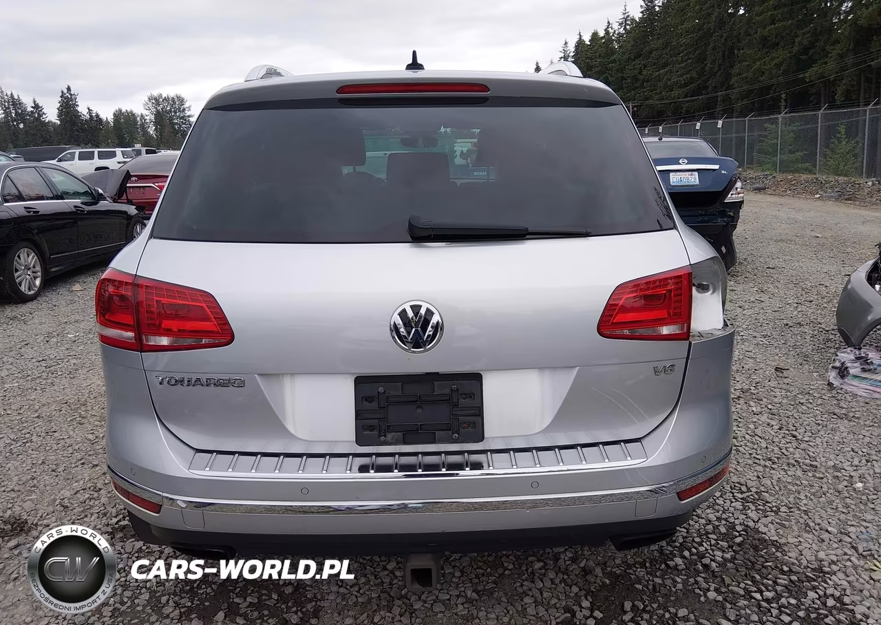 2017 Volkswagen Touareg V6 Wolfsburg Edition VIN:WVGRF7BP6HD001033 - 17
