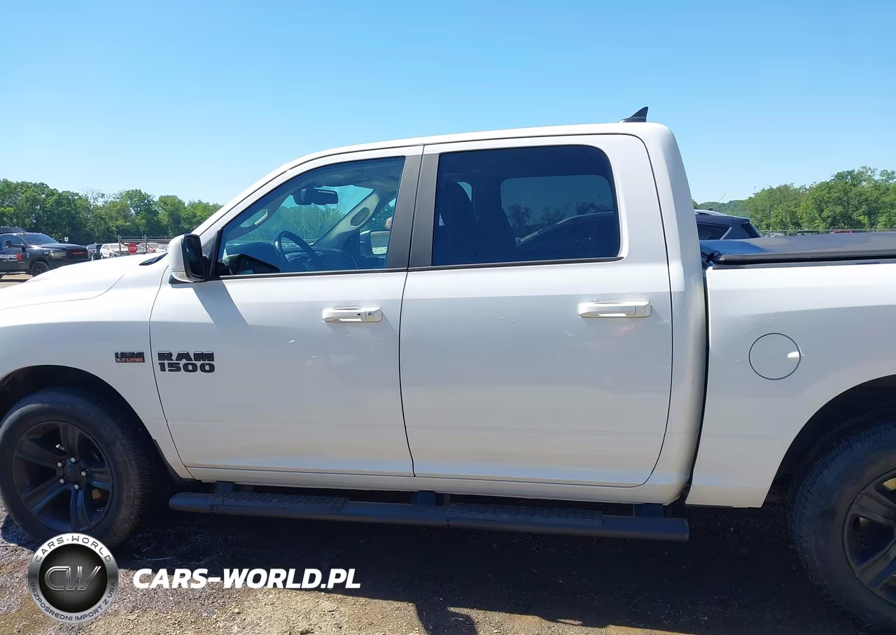 2017 Ram 1500 Night 4X4 5'7 Box VIN:1C6RR7MT2HS711815 - 14
