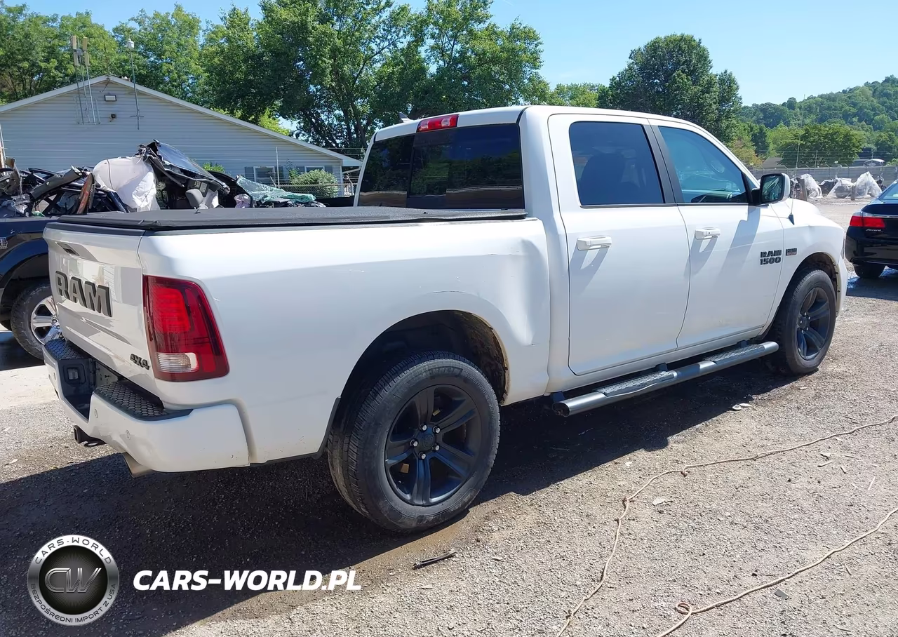 2017 Ram 1500 Night 4X4 5'7 Box VIN:1C6RR7MT2HS711815 - 4