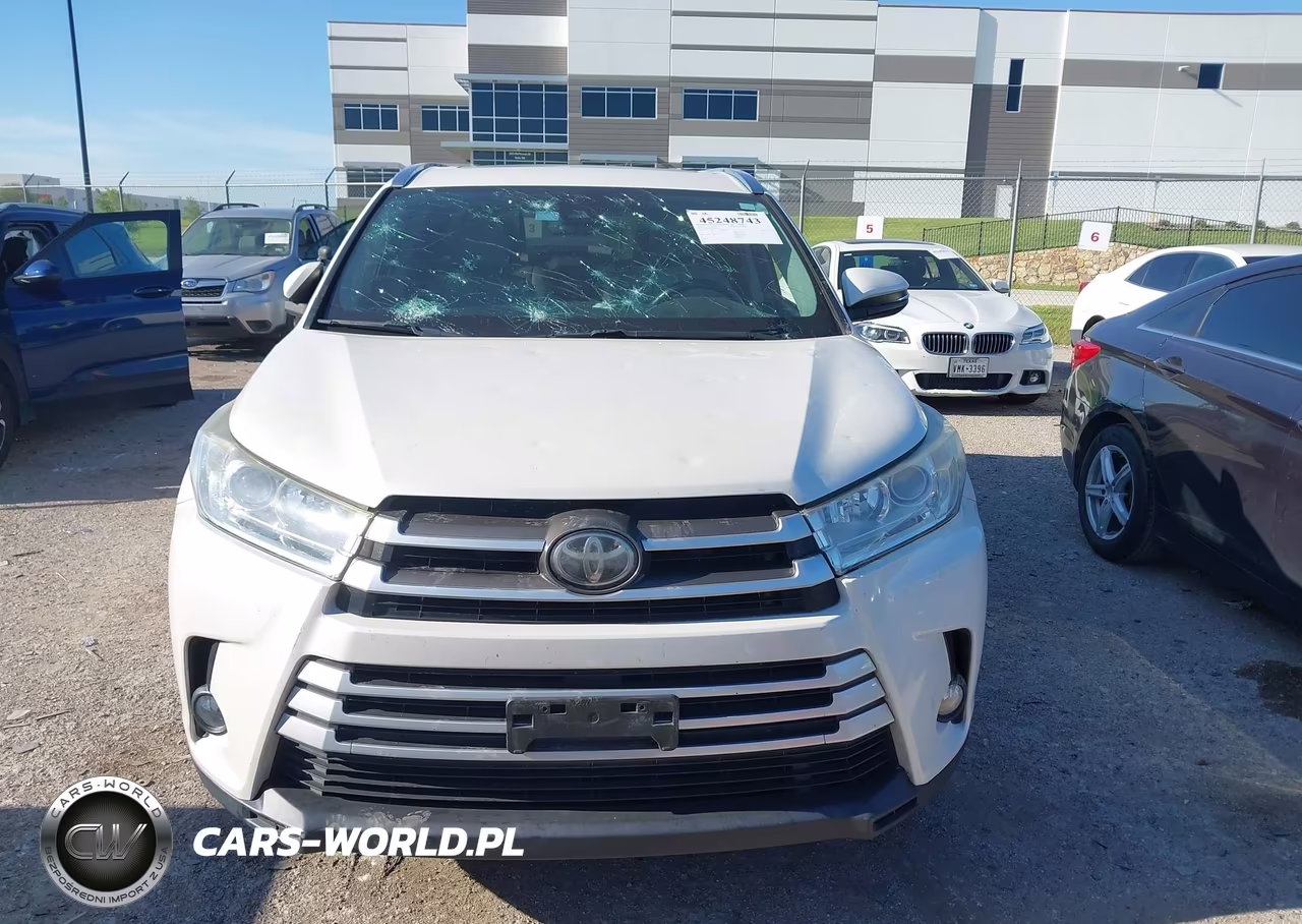2018 Toyota Highlander Xle VIN:5TDKZRFHXJS545363 - 12