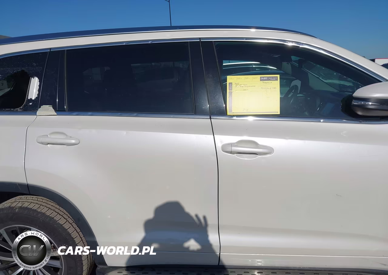 2018 Toyota Highlander Xle VIN:5TDKZRFHXJS545363 - 13