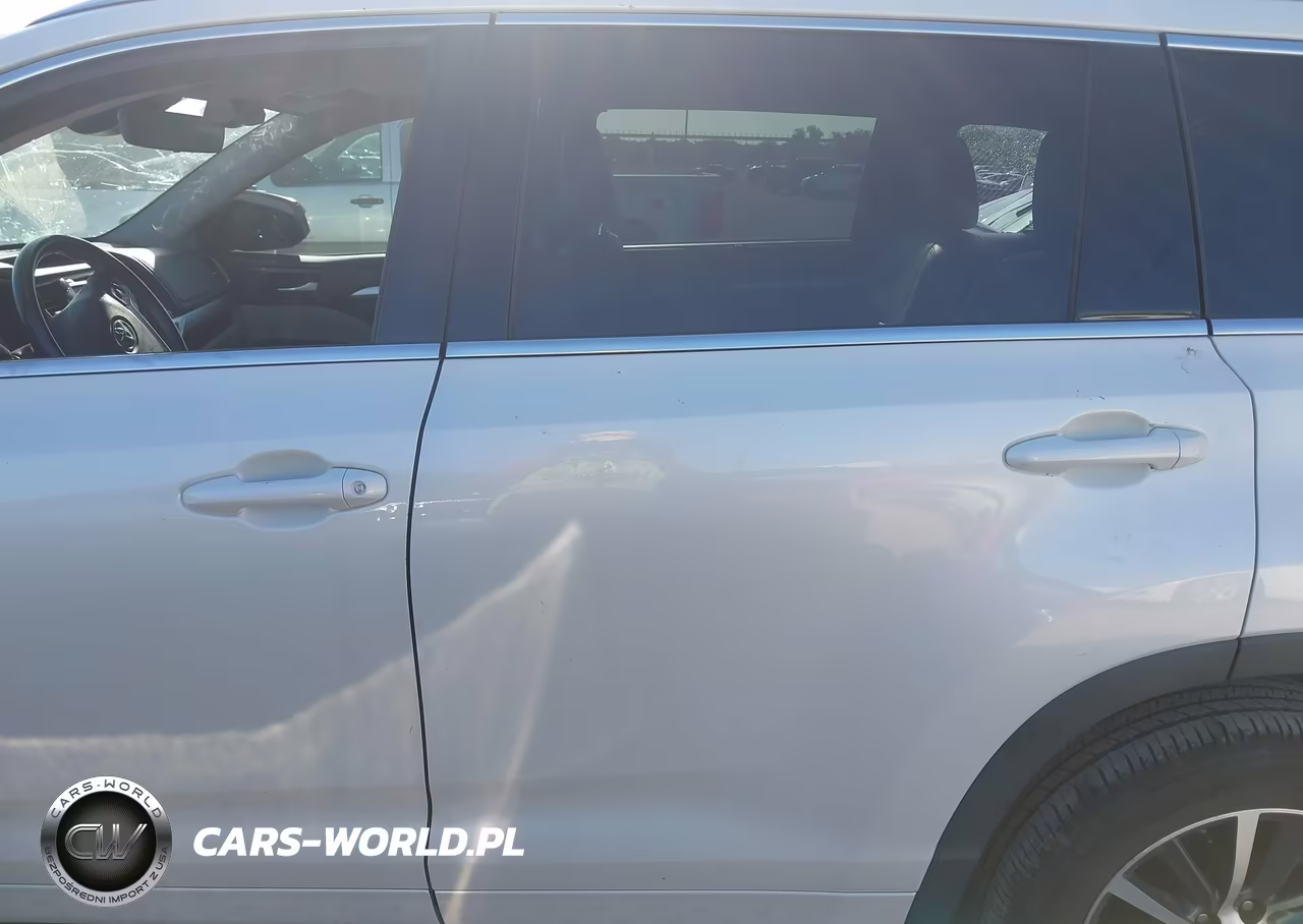 2018 Toyota Highlander Xle VIN:5TDKZRFHXJS545363 - 14