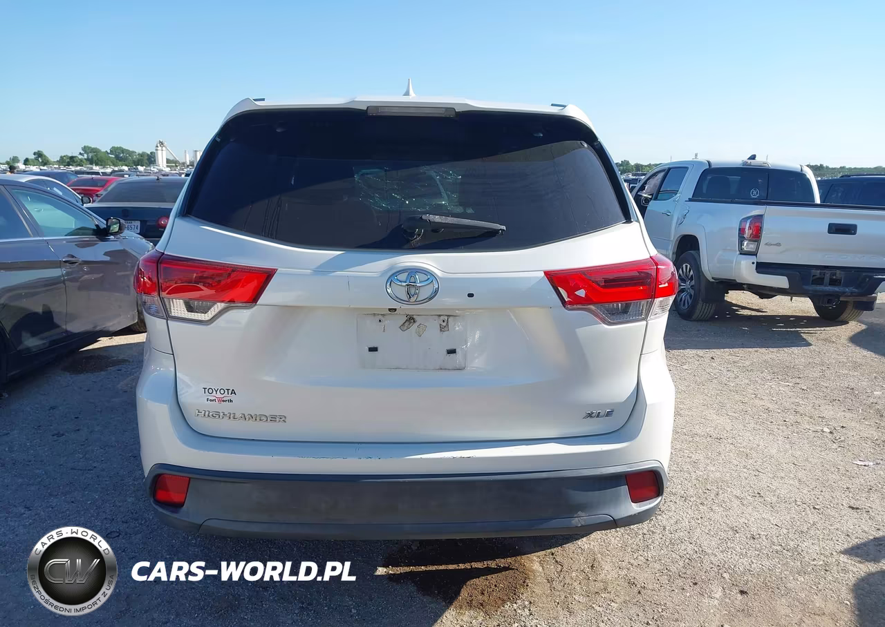 2018 Toyota Highlander Xle VIN:5TDKZRFHXJS545363 - 16