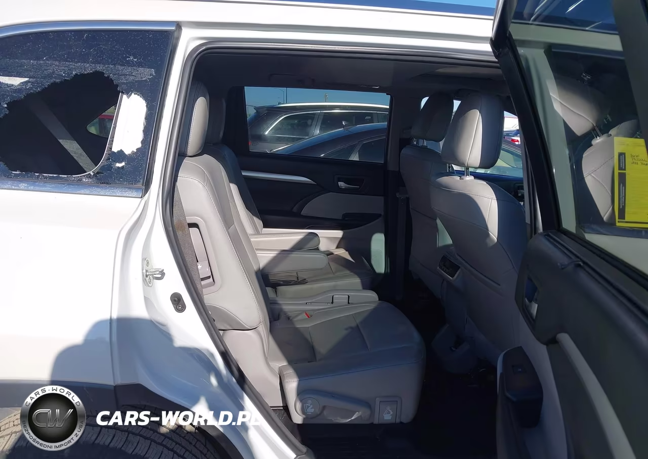 2018 Toyota Highlander Xle VIN:5TDKZRFHXJS545363 - 8