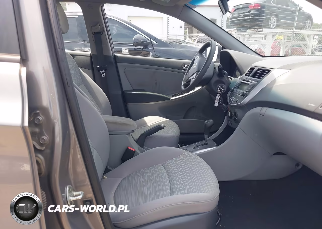 2017 Hyundai Accent Value Edition VIN:KMHCT4AE0HU379748 - 5