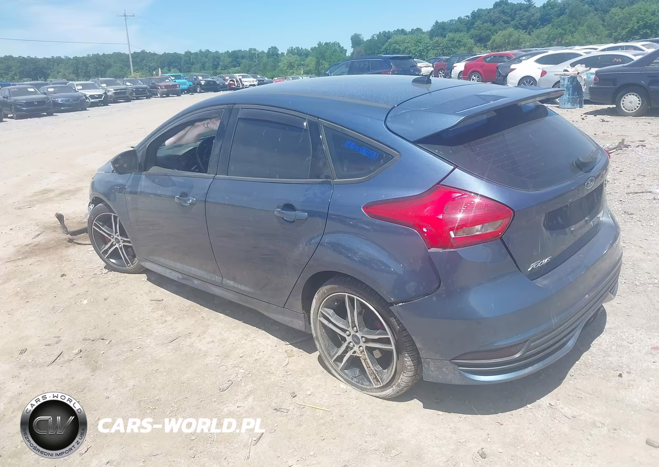 2018 Ford 4 Door Sedan VIN:1FADP3L94JL213306 - 3
