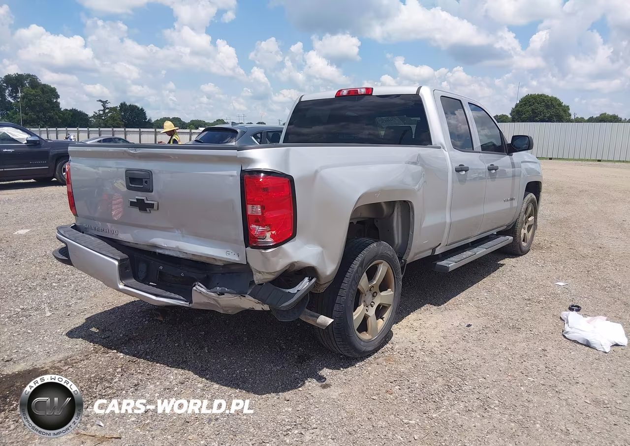 2017 Chevrolet Silverado 1500 Custom VIN:1GCRCPEC9HZ156667 - 4