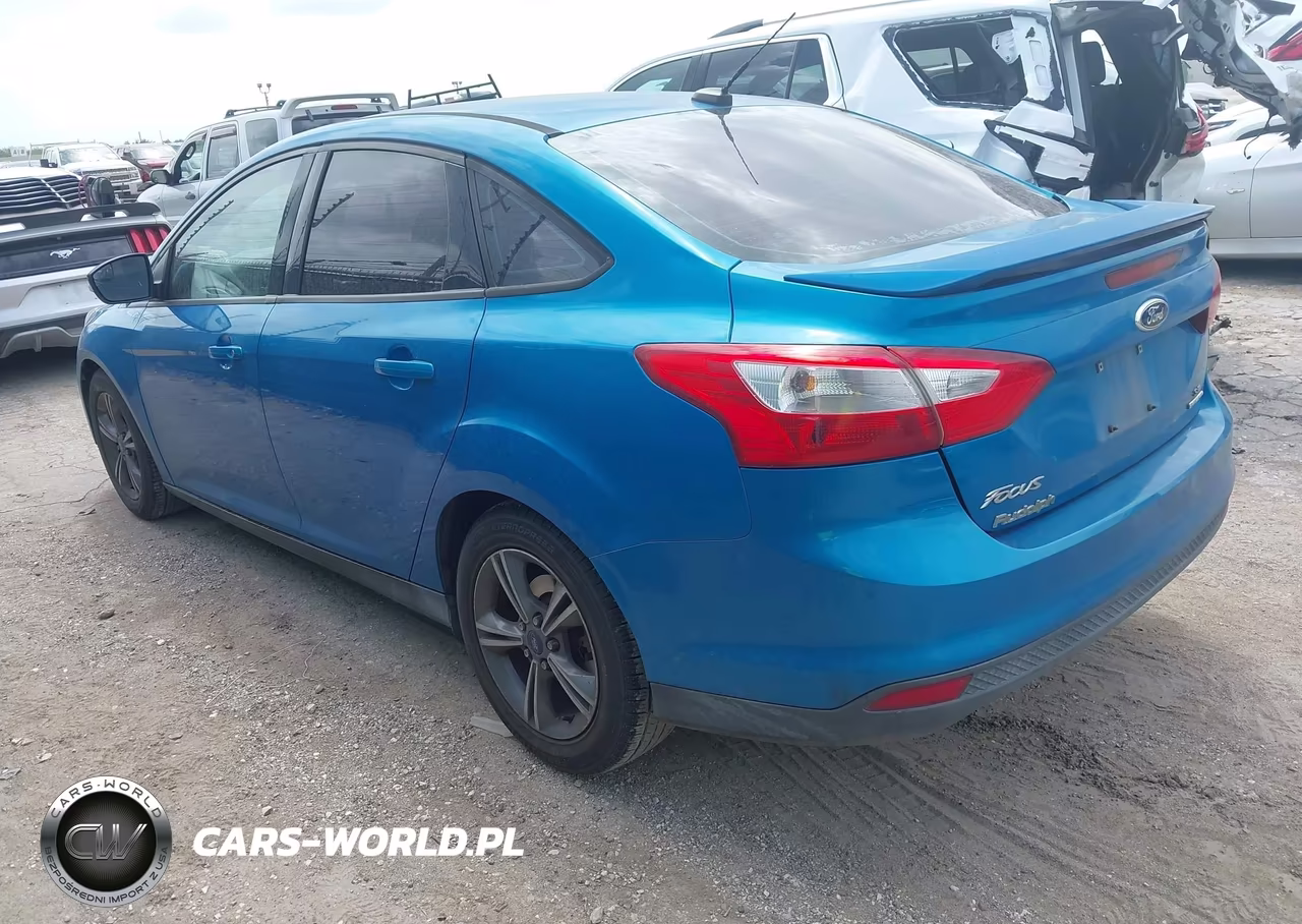 2014 Ford Focus Se VIN:1FADP3F28EL299613 - 3
