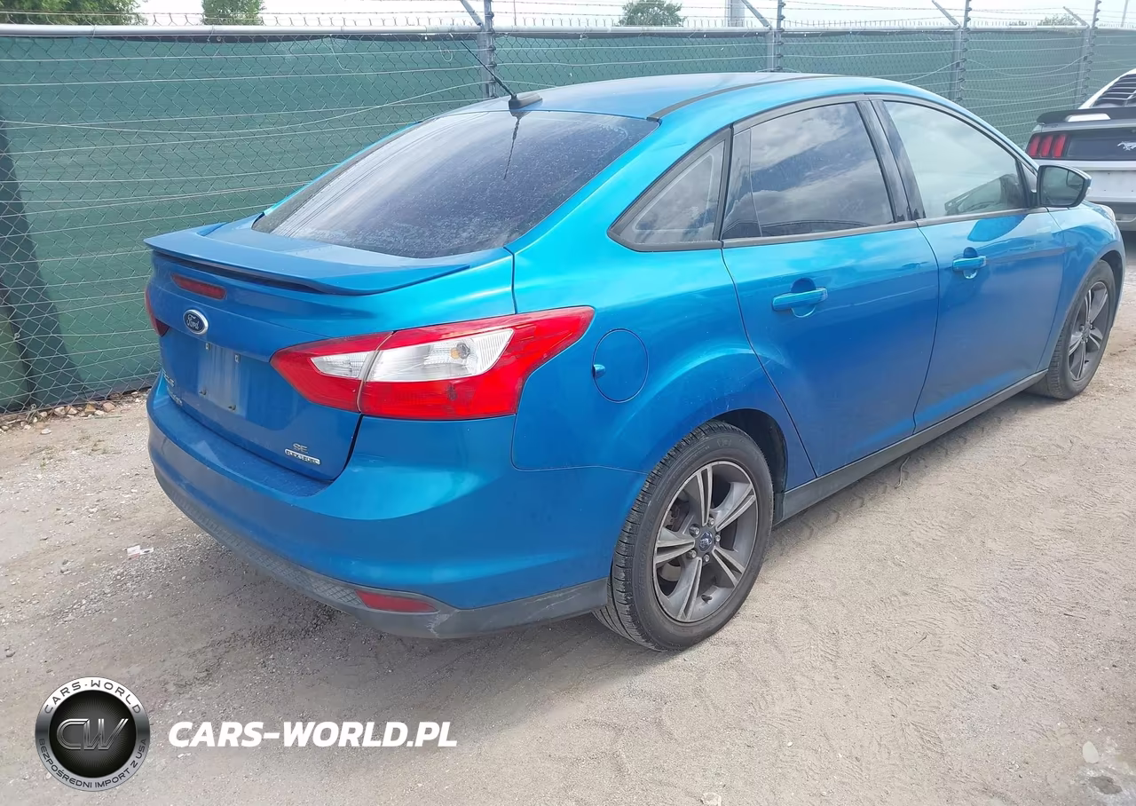 2014 Ford Focus Se VIN:1FADP3F28EL299613 - 4
