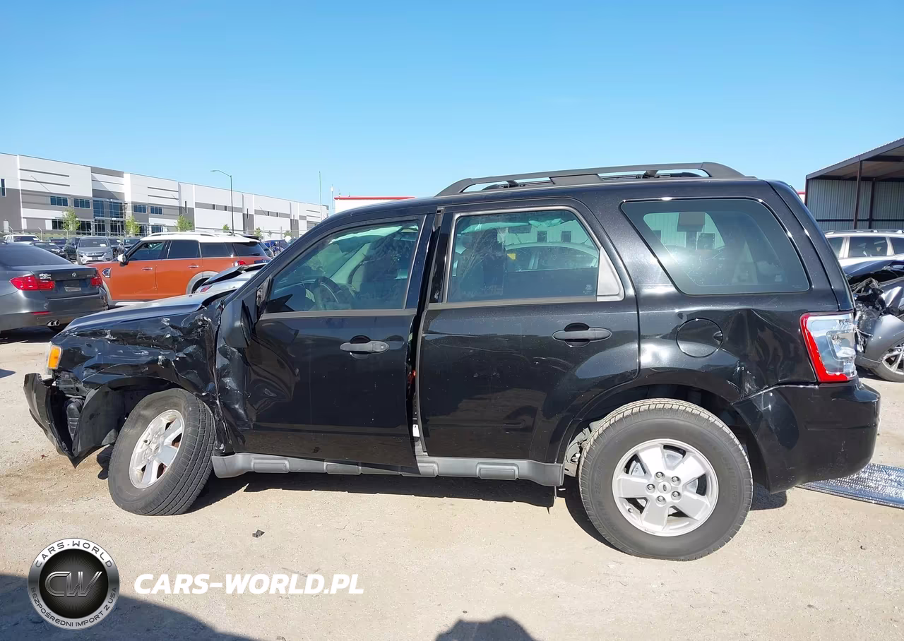 2011 Ford Escape Xls VIN:1FMCU0C70BKC62596 - 14