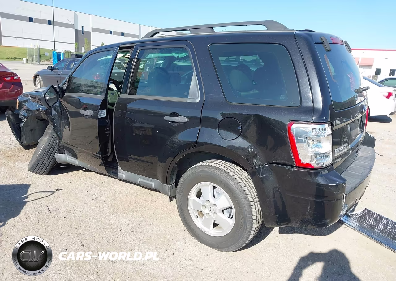2011 Ford Escape Xls VIN:1FMCU0C70BKC62596 - 3