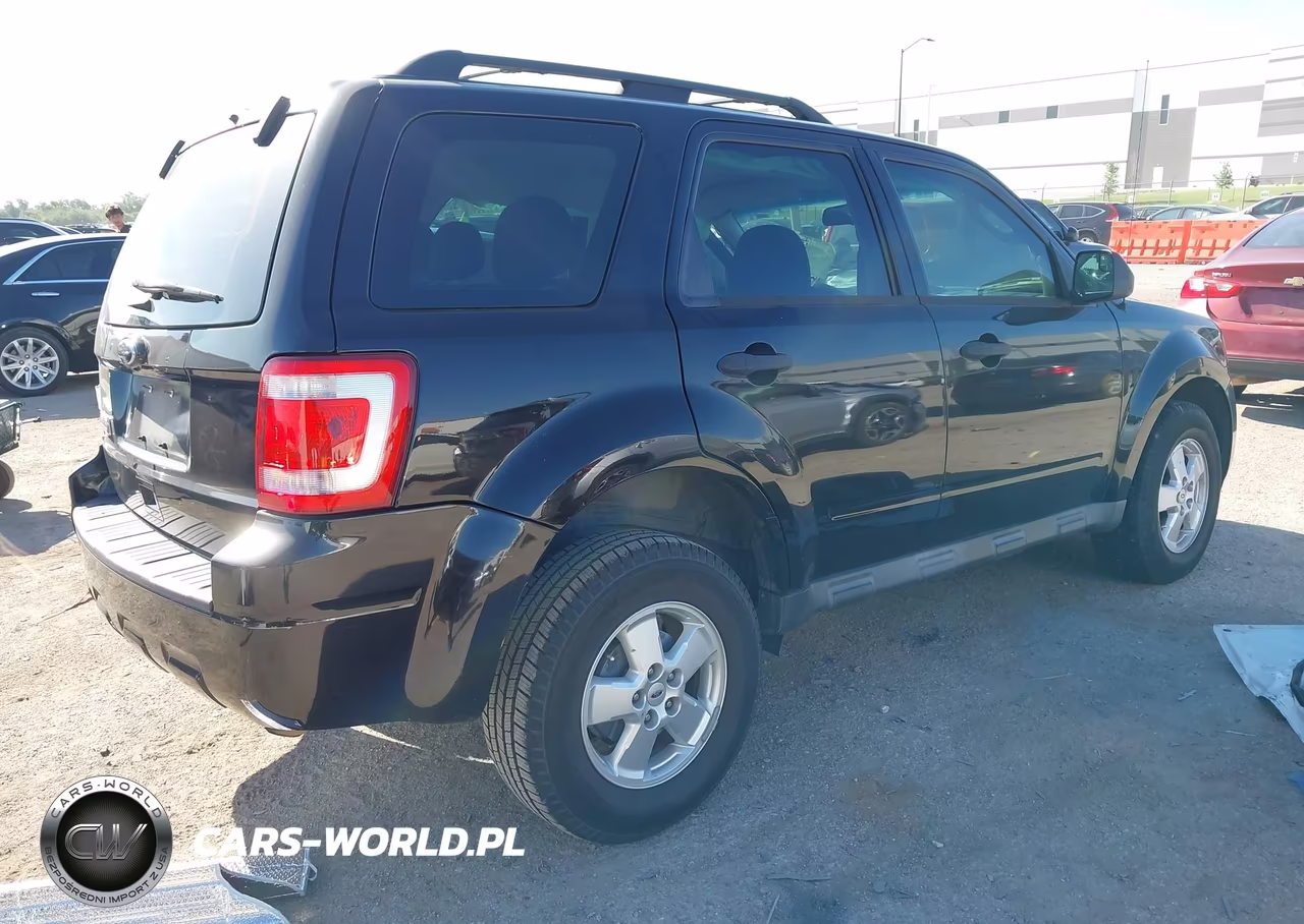 2011 Ford Escape Xls VIN:1FMCU0C70BKC62596 - 4