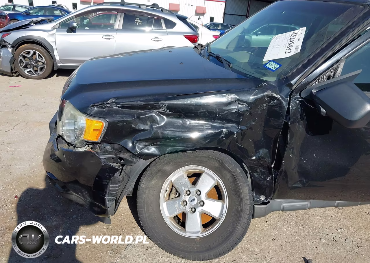 2011 Ford Escape Xls VIN:1FMCU0C70BKC62596 - 6