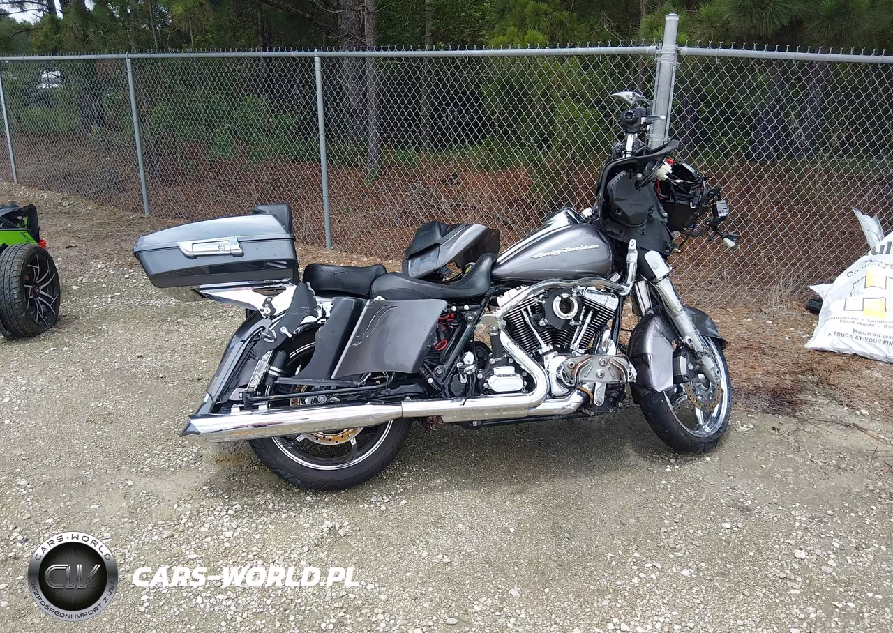 2016 Harley-Davidson Fltrx Road Glide VIN:1HD1KHM11GB678169 - 11