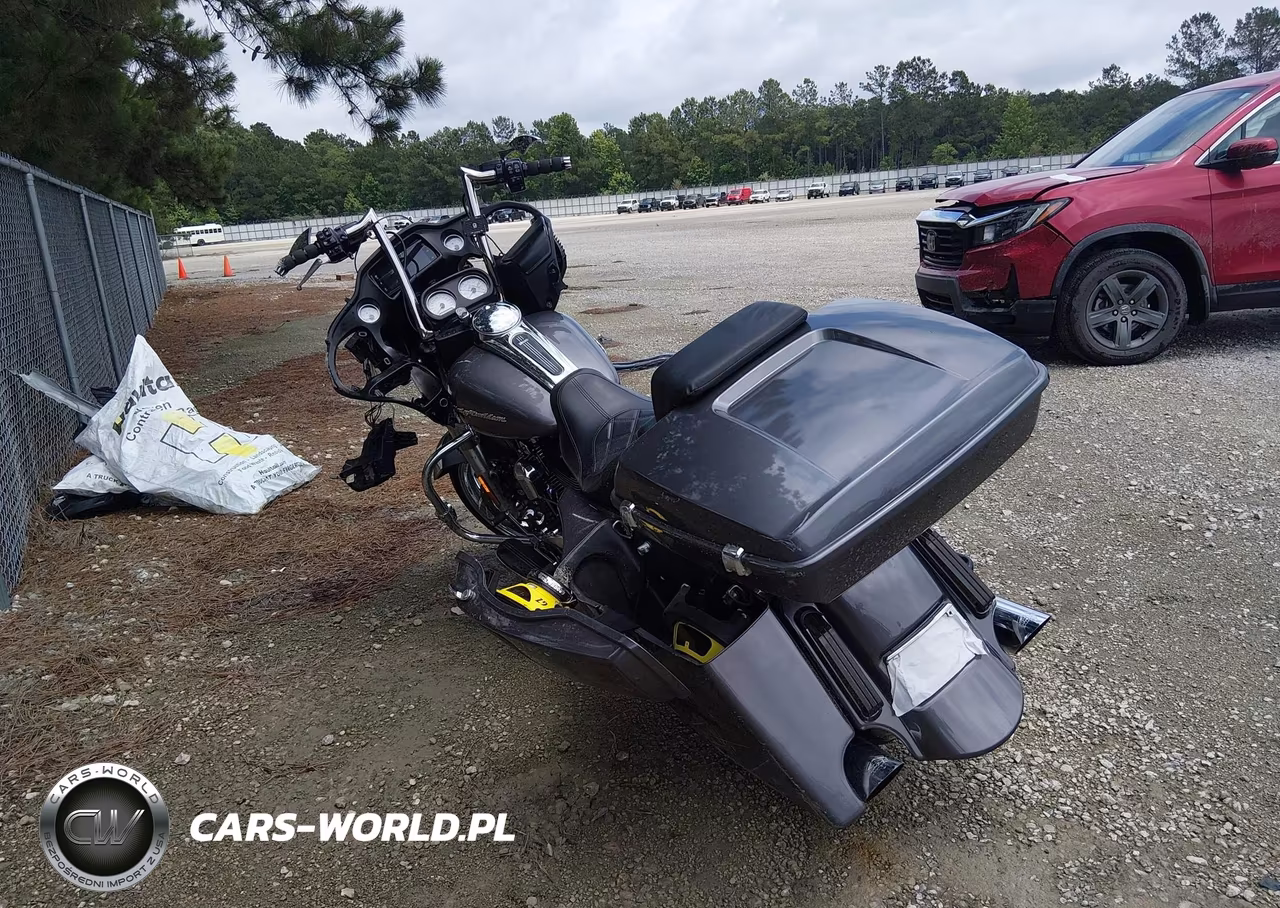 2016 Harley-Davidson Fltrx Road Glide VIN:1HD1KHM11GB678169 - 3