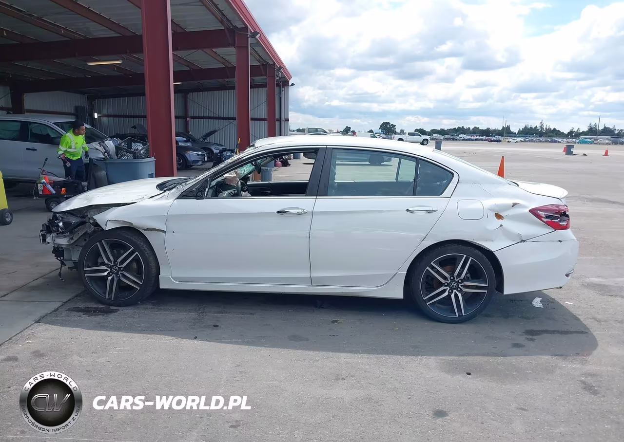 2016 Honda Accord Sport VIN:1HGCR2F56GA120506 - 15