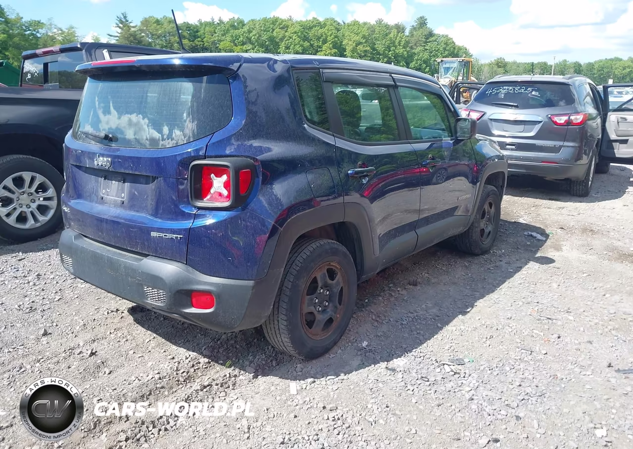 2017 Jeep Renegade Sport 4X4 VIN:ZACCJBAB2HPG40285 - 4