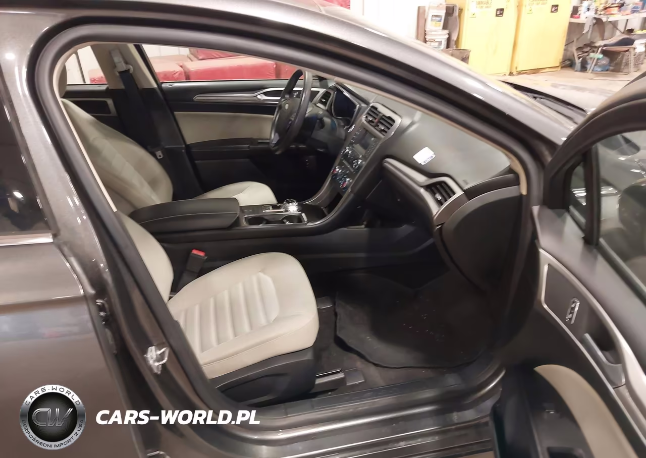 2018 Ford Fusion Hybrid S VIN:3FA6P0UUXJR122634 - 5