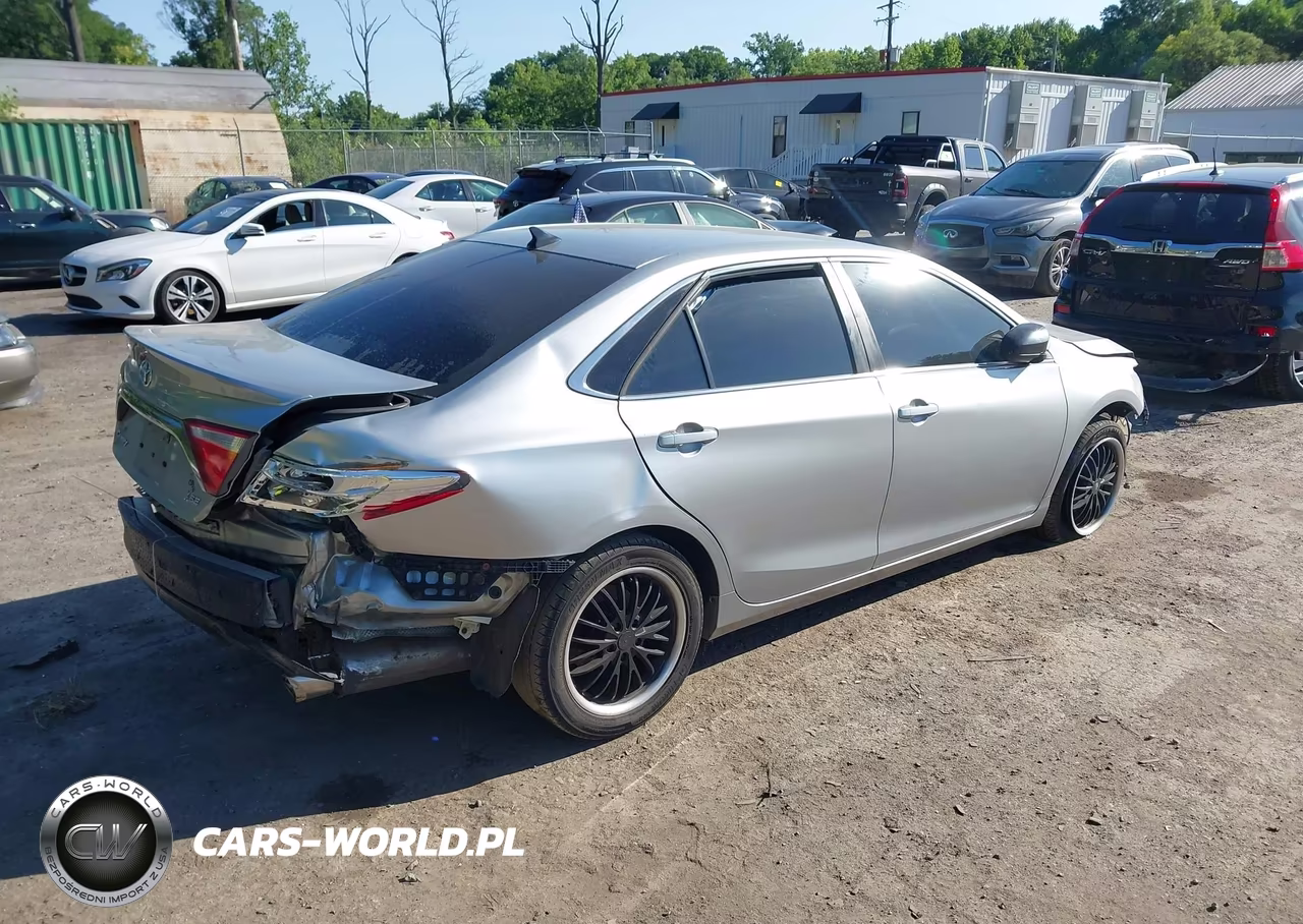 2017 Toyota Camry Se VIN:4T1BF1FK5HU296963 - 4