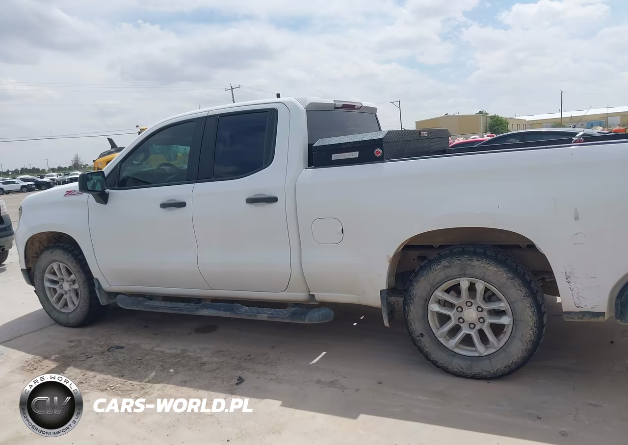 2023 Chevrolet Silverado 1500 VIN:1GCRDAED9PZ133827 - 14