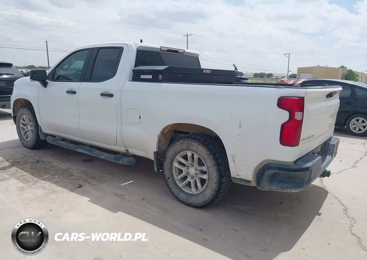 2023 Chevrolet Silverado 1500 VIN:1GCRDAED9PZ133827 - 3