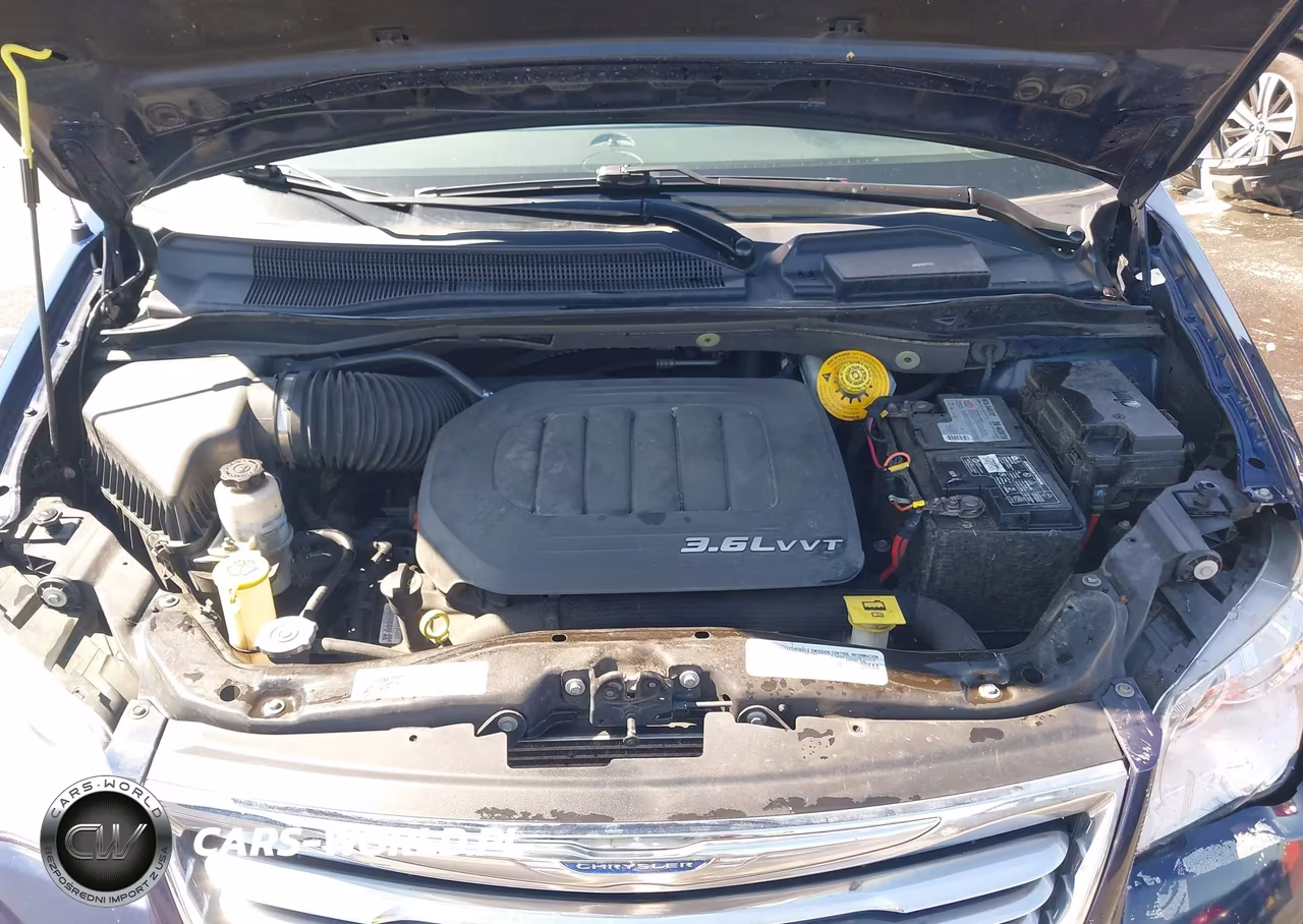 2014 Chrysler Town & Country Touring VIN:2C4RC1BG4ER398244 - 10