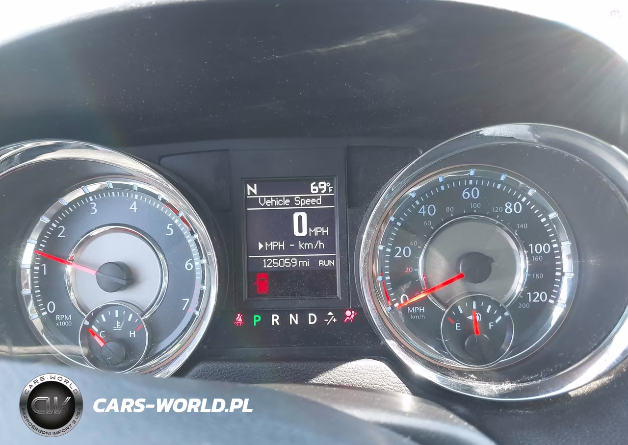 2014 Chrysler Town & Country Touring VIN:2C4RC1BG4ER398244 - 7