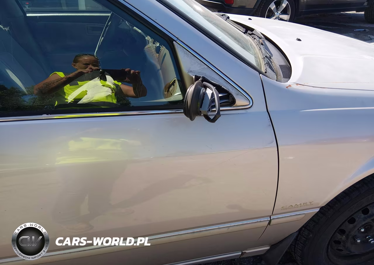 1998 Toyota Camry Le VIN:4T1BG22K0WU334217 - 16