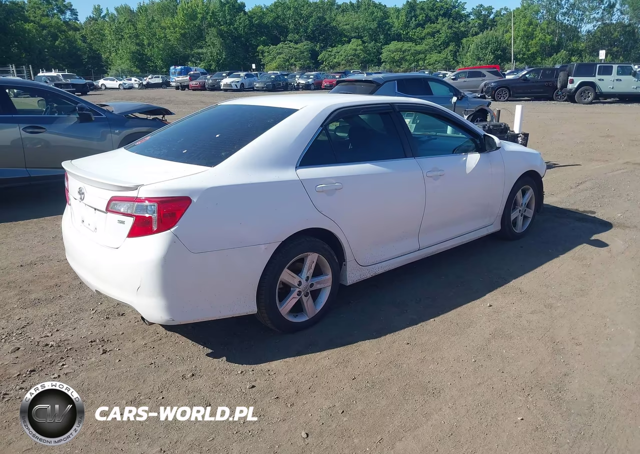 2013 Toyota Camry Se VIN:4T1BF1FK2DU699650 - 4