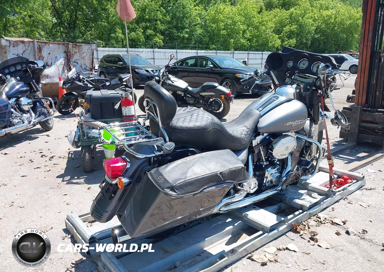2007 Harley-Davidson Flhx VIN:1HD1KB4157Y709837 - 4