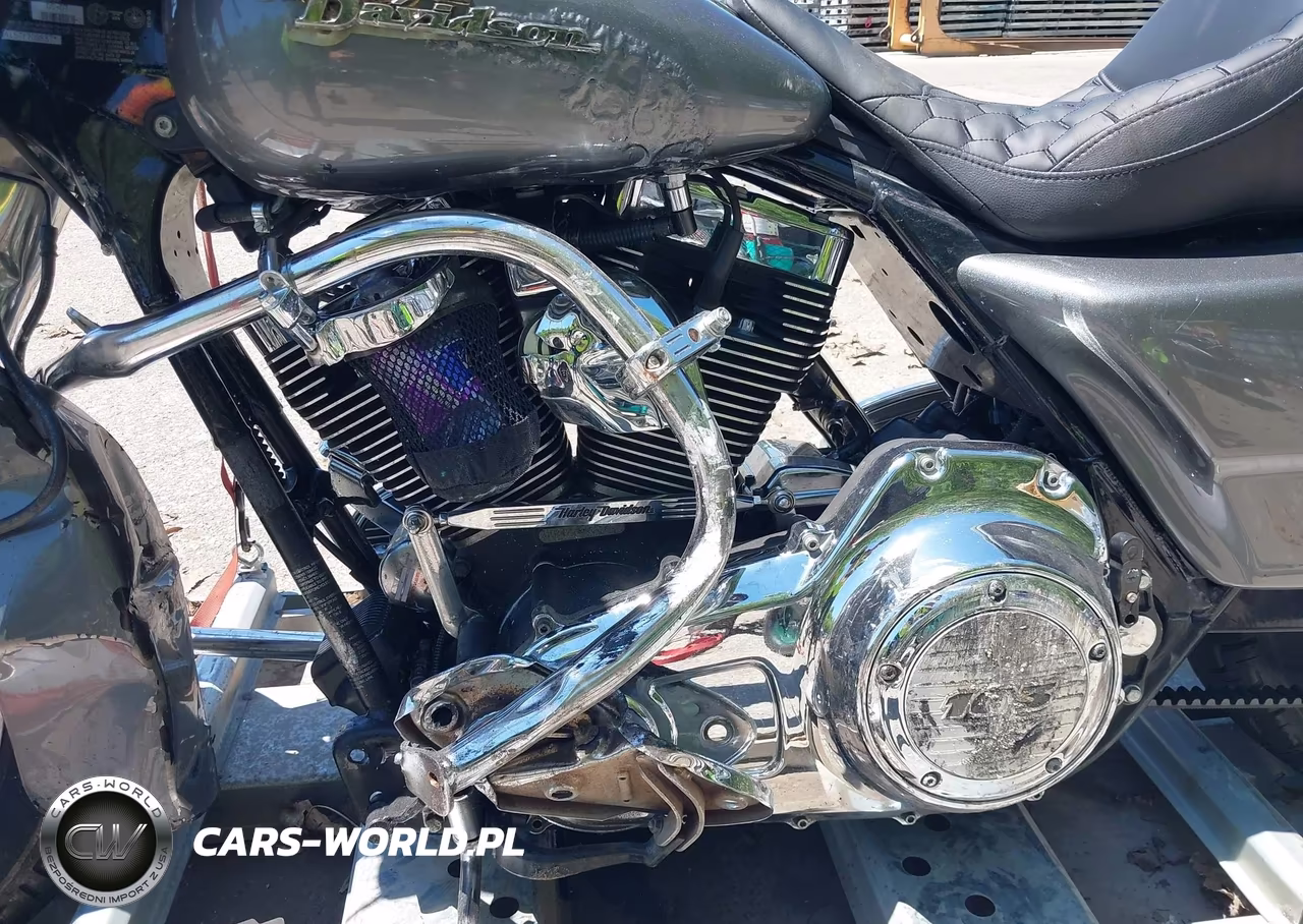 2007 Harley-Davidson Flhx VIN:1HD1KB4157Y709837 - 9