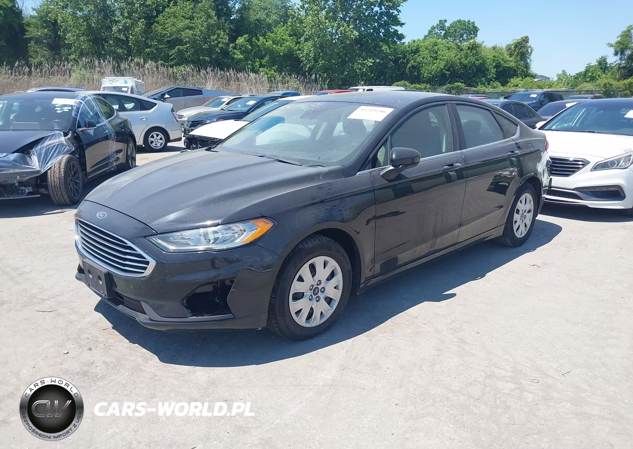 2019 Ford Fusion S VIN:3FA6P0G79KR211148 - 2
