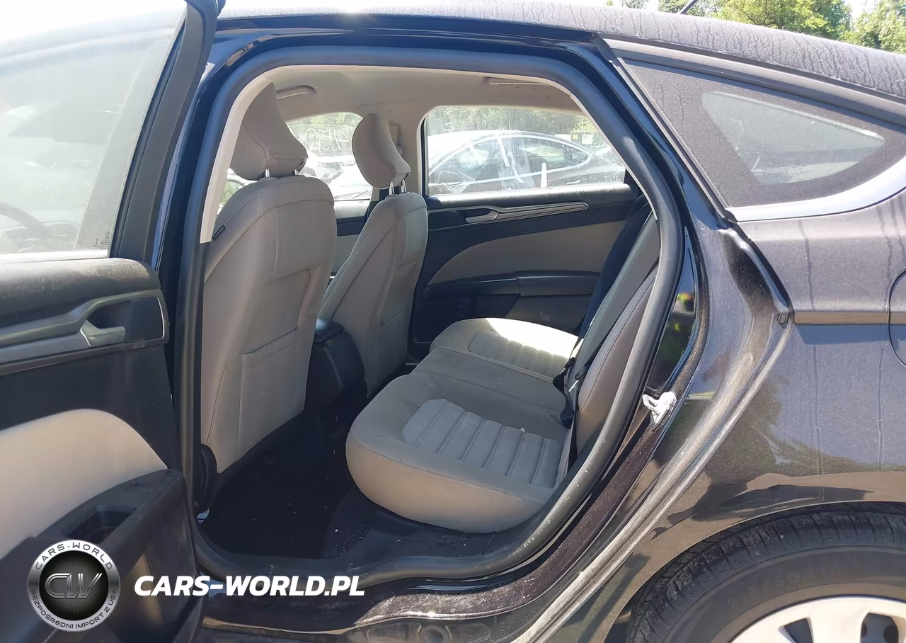2019 Ford Fusion S VIN:3FA6P0G79KR211148 - 8